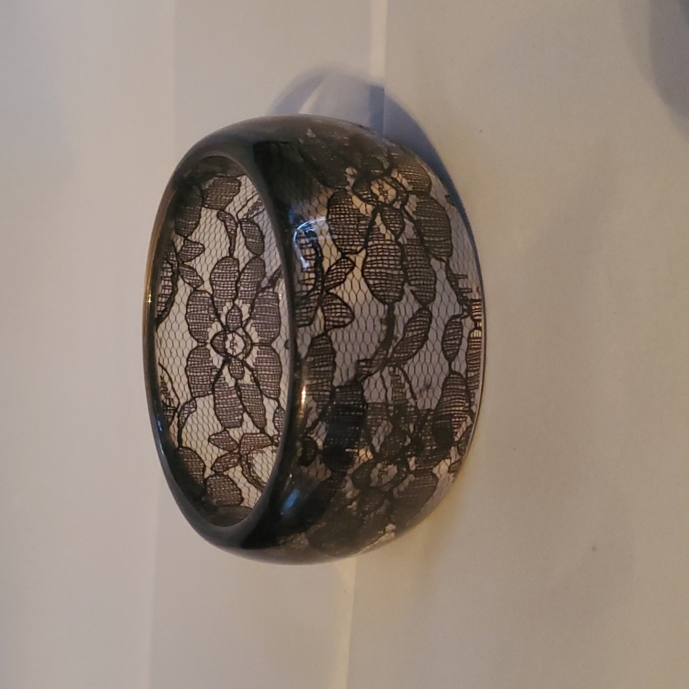 Black Lace Bangle Bracelet